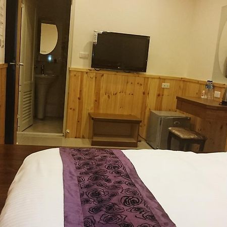Sun Moon Lake Crystal B&B Nantou Bagian luar foto