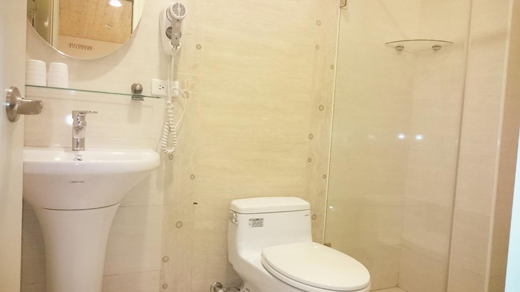Sun Moon Lake Crystal B&B Nantou Bagian luar foto